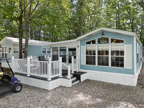 1 Robinson Way #B62, Kennebunk, ME 04043
