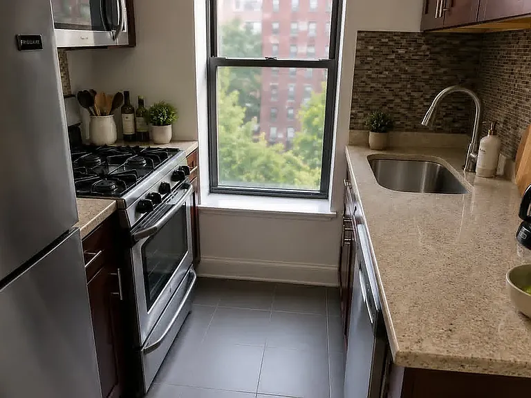 88 E 111th St #27 — Photo 2