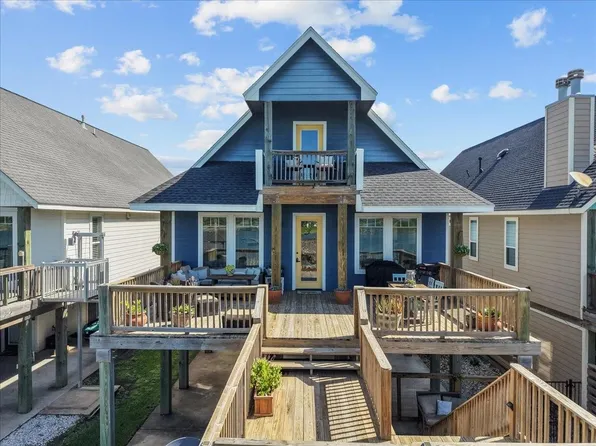 209 S Front St, Freeport, TX 77541