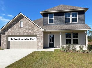 215 Bon Ami Dr, Freeport, FL 32439