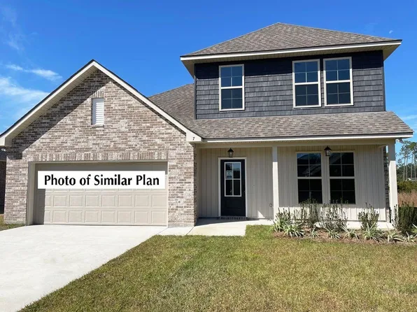 215 Bon Ami Dr, Freeport, FL 32439