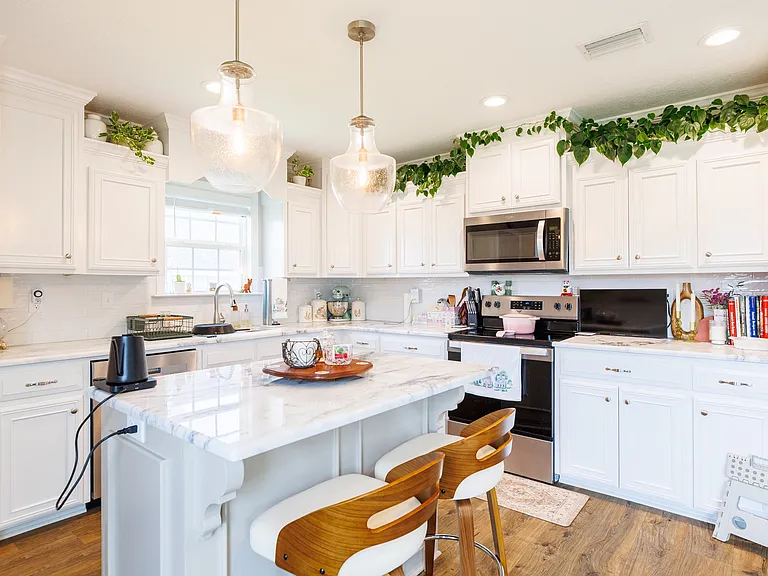 3940 Landings Cir — Photo 13