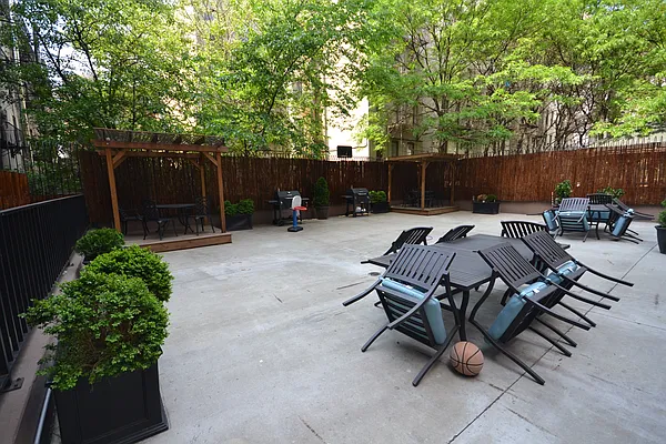 Rented by Berkshire Hathaway HomeServices New York Properties | media 14