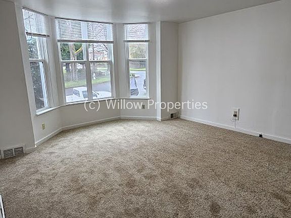 4th image of 501 N E St #D