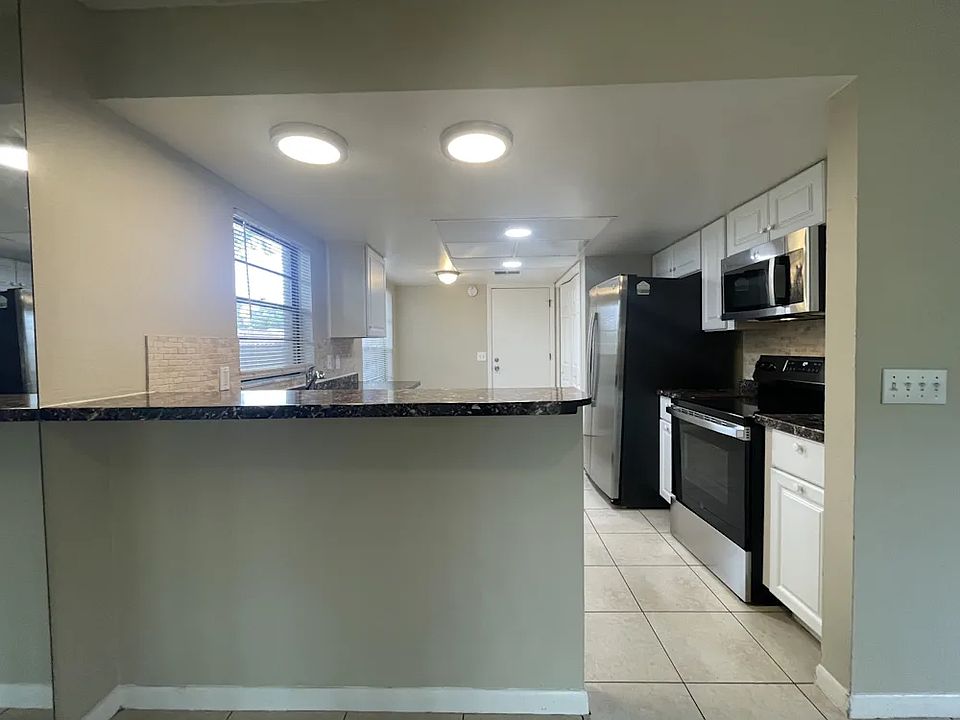 1st image of 839 Sunridge Point Dr