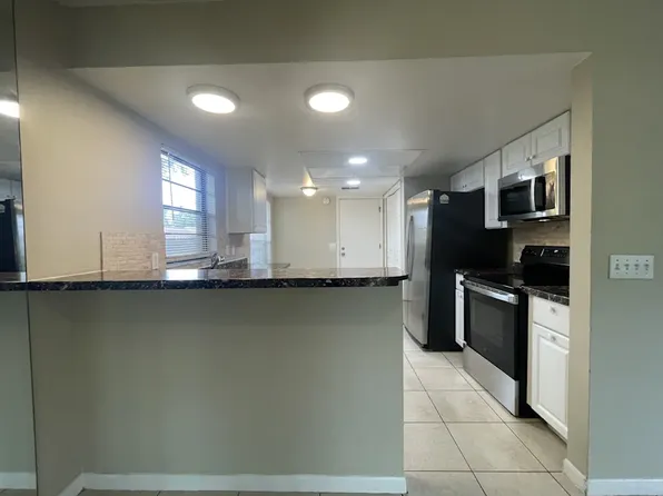 805 Sunridge Point Dr, Seffner, FL 33584