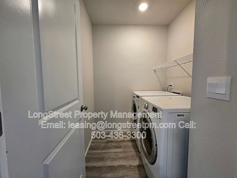 412 Lost Lake St NE — Photo 17