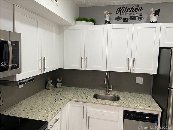 3rd image of 2400 NE 33rd Ave APT 101