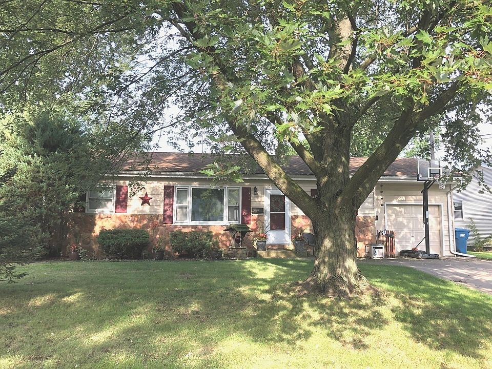 1st image of 265 W Country Ct
