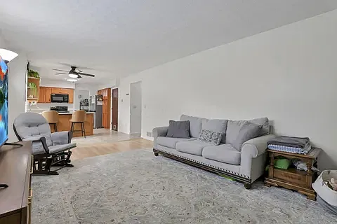 3 bed, 1560 sqft, $2,650 — Photo 4