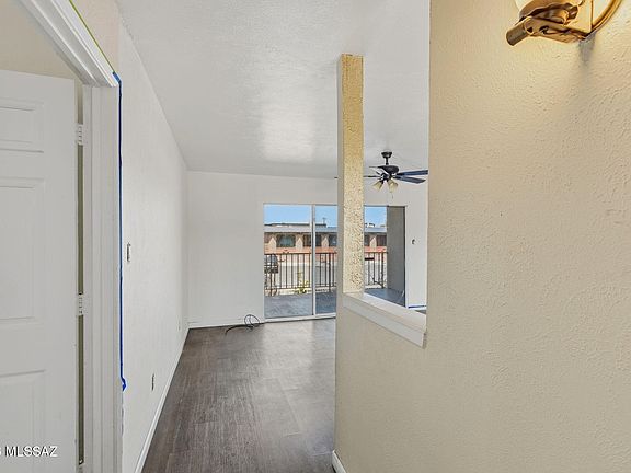 4th image of 1600 N Wilmot Rd Unit 290