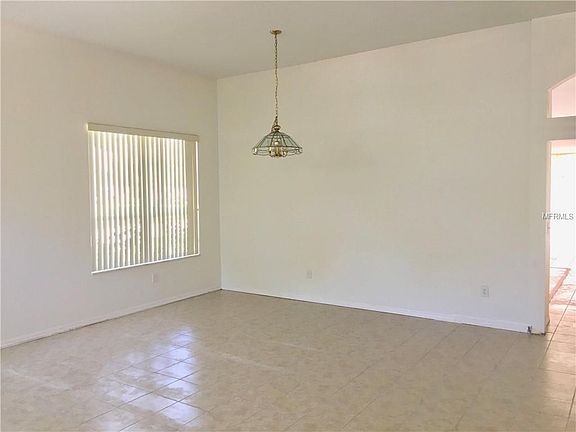 4th image of 5102 Englewood Ln