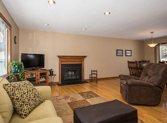 4th image of 9871 Cromwell Dr