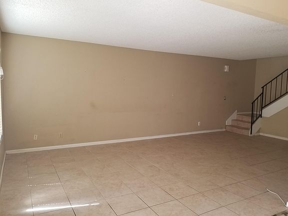 5th image of 310 Shadybrook Ln Unit C