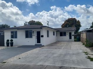 9228 SW 37th St, Miami, FL 33165