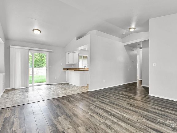 5th image of 6034 N Waterside Pl