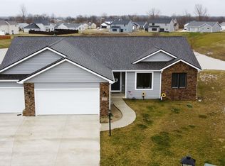 405 Fox Cross Ct, Avilla, IN 46710