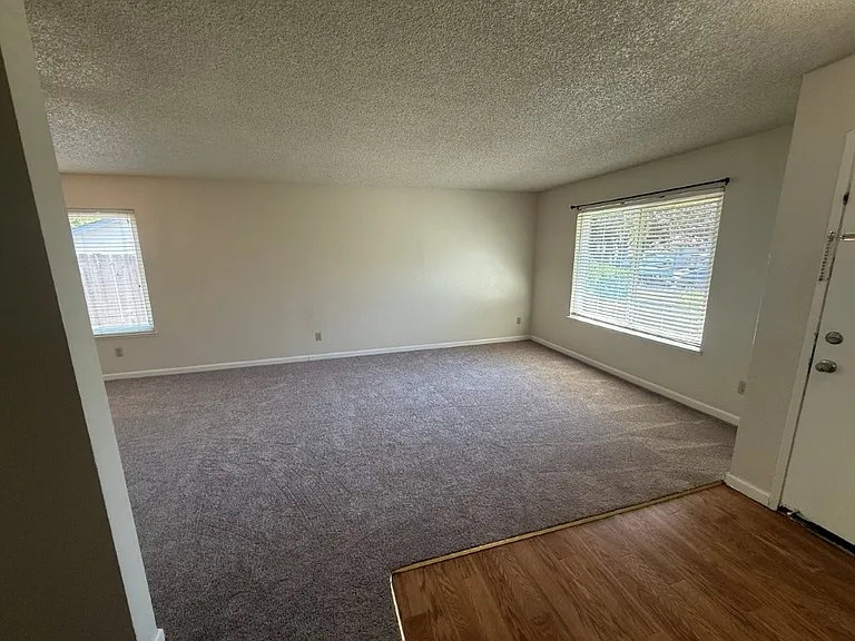 2766 Applewood Dr — Photo 11