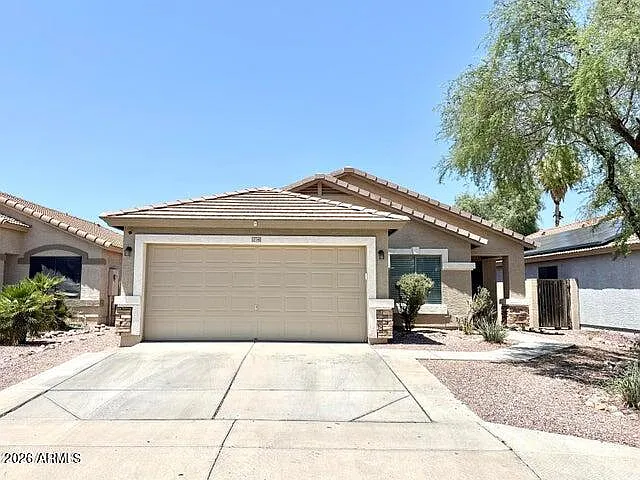 3 bed, 2.0 bath, 1599 sqft, $1,900 — Photo 1
