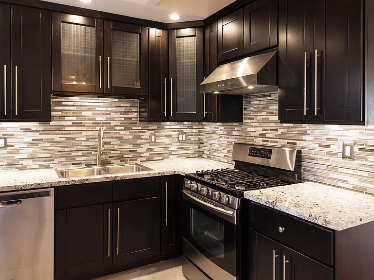190 Gladys Ave #D — Photo 4