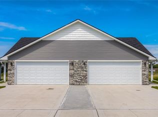 1309 Fair View Dr, Dallas Center, IA 50063