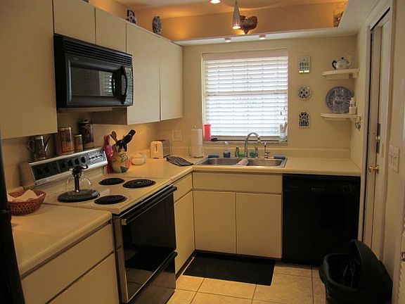3rd image of 333 NW 17th Ct APT 309B