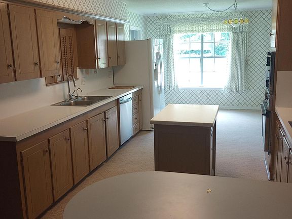 5th image of 700 Coleman Dr