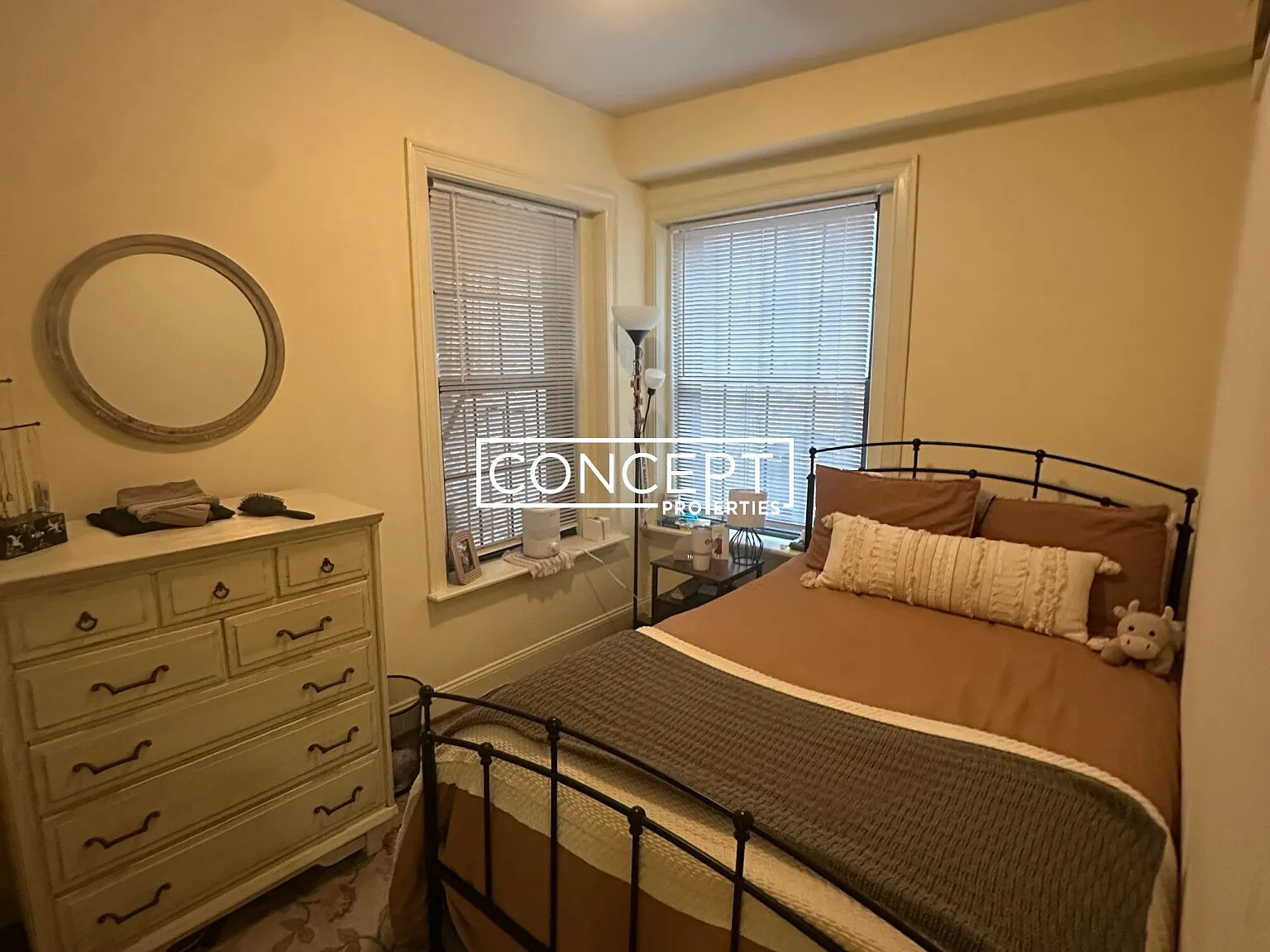 2 bed, 999 sqft, $4,050 — Photo 3