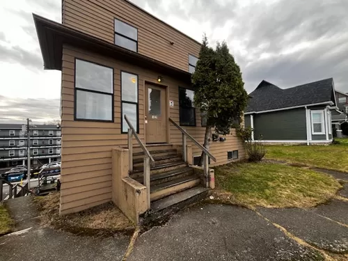 4 bedroom 2 bath unit close to downtown and WWU Photo 1