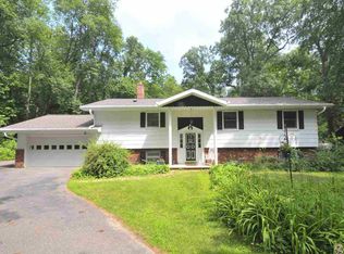 E10918 Pine Acres Dr, Baraboo, WI 53913