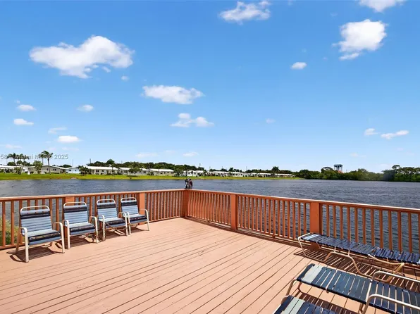 2200 Park Ln, Hollywood, FL