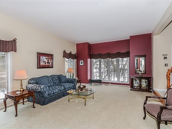 5th image of 127 N Hampshire Ct