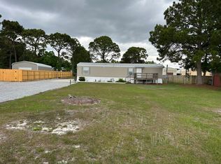 8360 Tavira St, Navarre, FL 32566