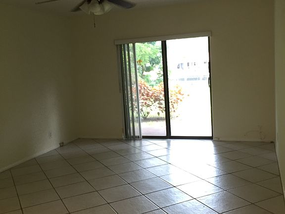 3rd image of 1286 NE 30th St APT 4