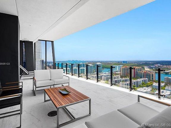 3rd image of 17141 Collins Ave Unit 3202