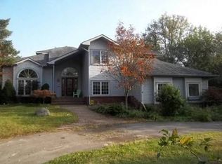 9798 Warren Rd, Plymouth, MI 48170