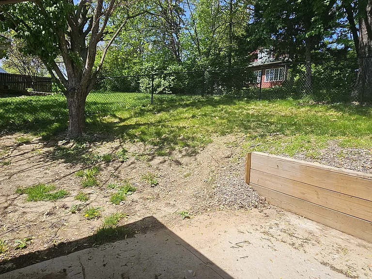542 Breezy Point Dr — Photo 20