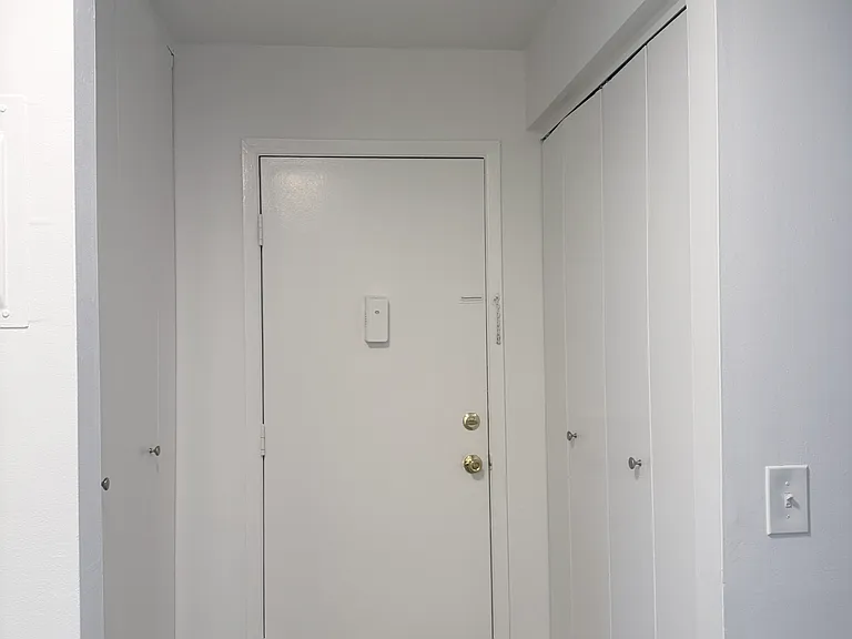 200 Woodhills Dr #202 — Photo 2