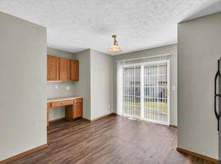 1027 Maple Hill Rd #1025-1, Bloomington, IL 61705