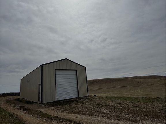2nd image of 105 Canal Rd