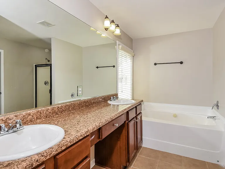 114 Valdosta Ave — Photo 13