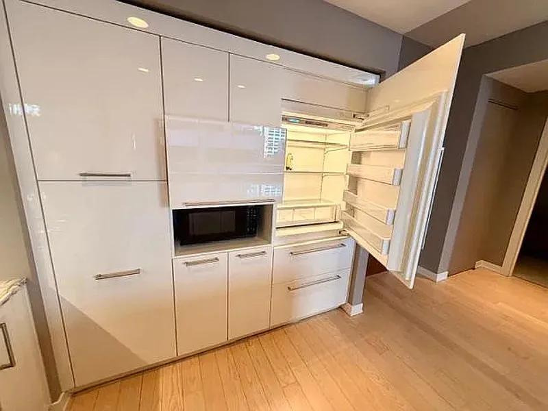1 bed, 2.0 bath, 1395 sqft, $6,210 — Photo 3