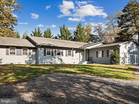 2nd image of 247 Vine Ln