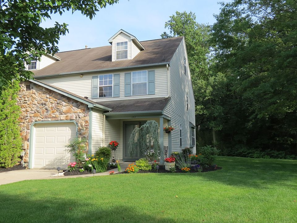 END UNIT backs into WOODS