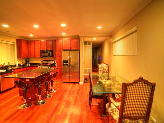 2nd image of 214 S Wood St APT 1