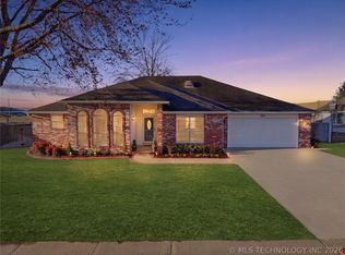 2504 N 12th St, Broken Arrow, OK 74012