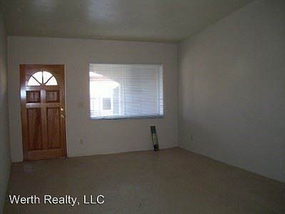 2nd image of 4140 N Fremont Ave Unit 1