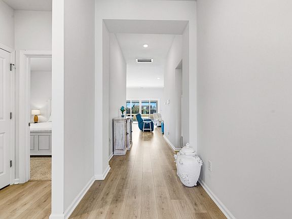 3rd image of 549 Pier Ct.