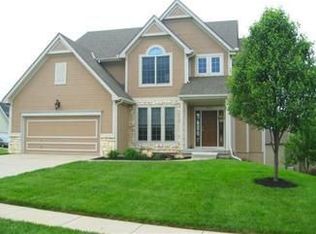 9502 N Kenwood Ct, Kansas City, MO 64155
