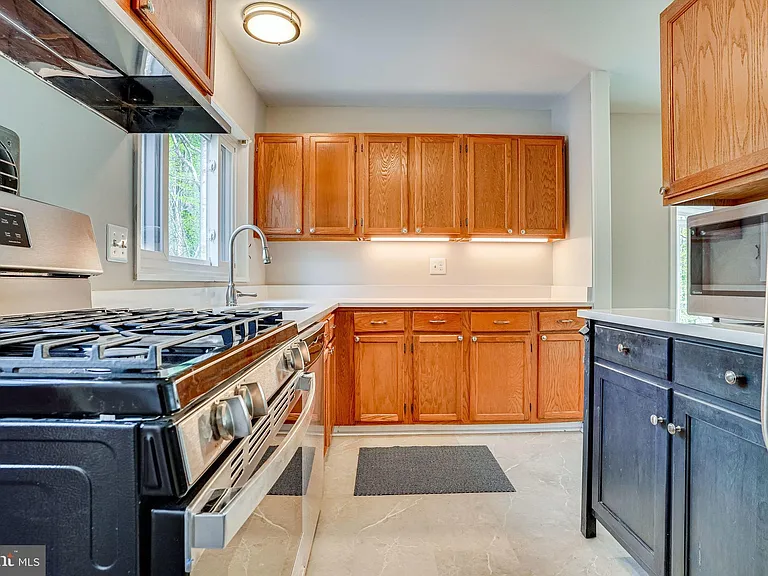 7430 Hastings St — Photo 19